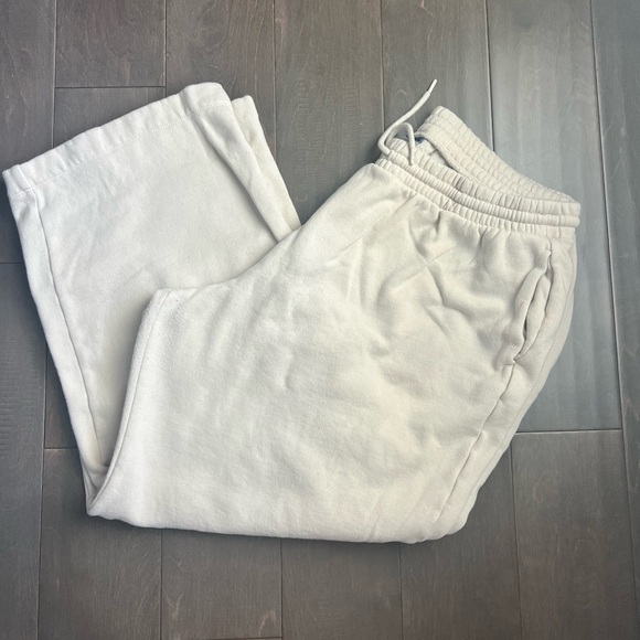 Old Navy SoComfy Cream Sweats Set - Picture 7 of 11